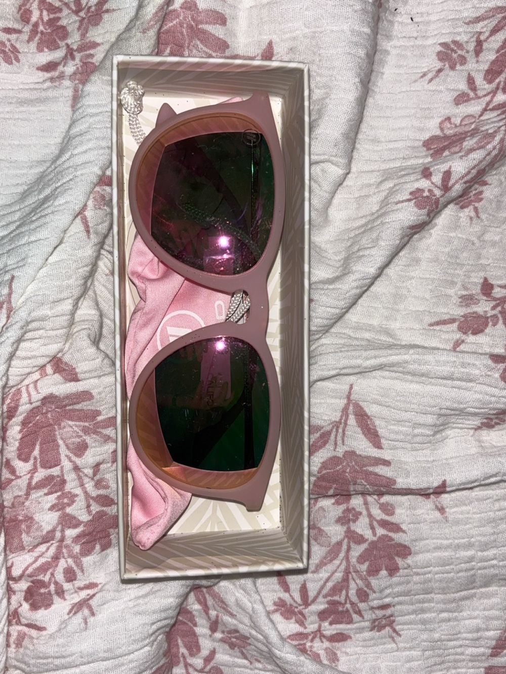 Women's Pink Cat-Eye Sunglasses with Mirrored Lenses